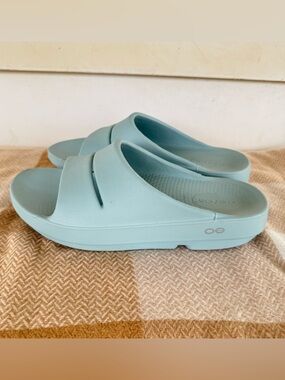 OOFOS OOriginal Slide Sandal in Aqua Blue